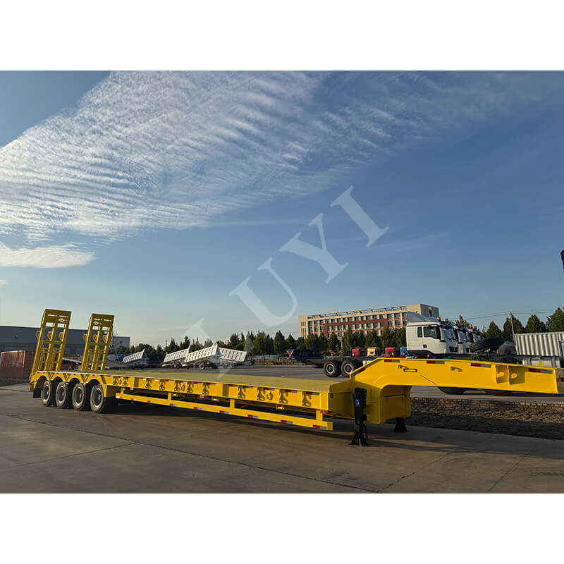 Focus sui mercati esteri! Semirimorchi pianali a collo di cigno a 4 assi Luyi consegnati con successo a clienti sudafricani