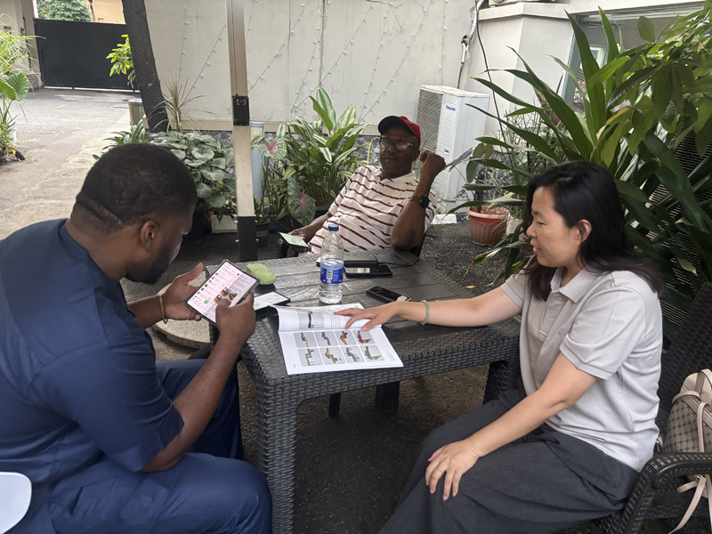 Concentrandosi sulle esigenze di miglioramento della logistica: LUYI negozia la cooperazione nei semirimorchi con la delegazione nigeriana