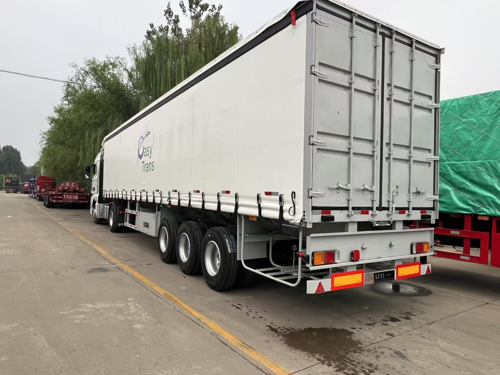 Rimorchi centinati: la soluzione intelligente per la logistica in evoluzione del Marocco