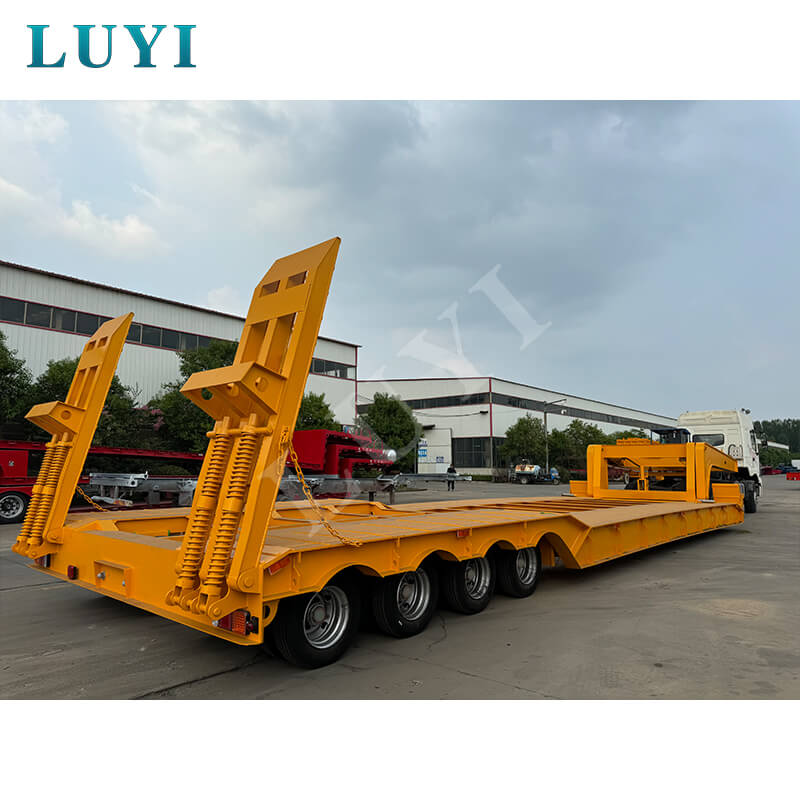 Caso di studio: rimorchio a pianale ribassato personalizzato a 4 assi per il mercato del Botswana