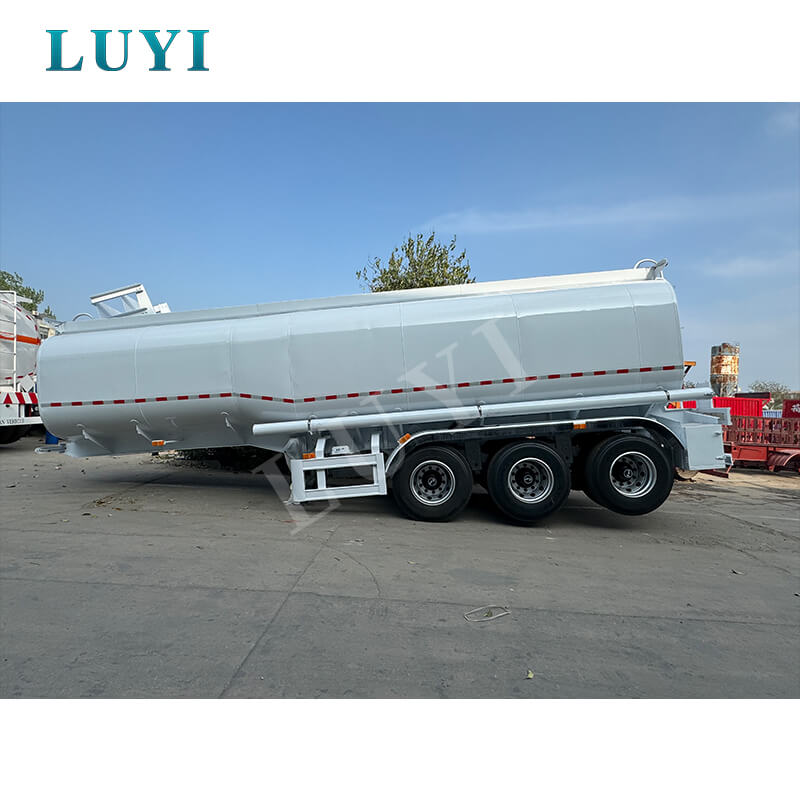 Autocisterna per olio in acciaio al carbonio a 3 assi da 40.000 litri per il trasporto di diesel e benzina