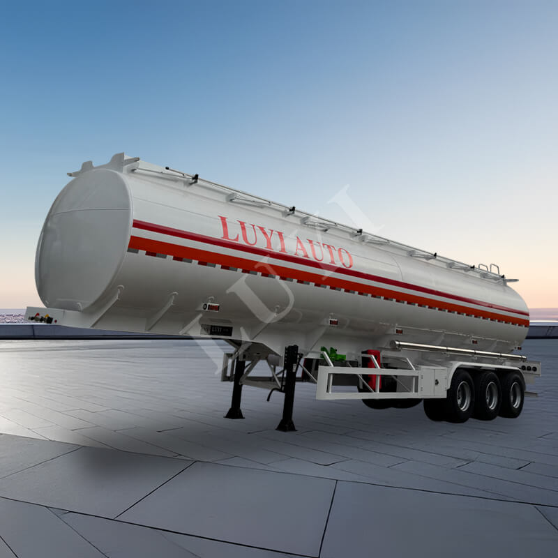 Semirimorchio con serbatoio dell'olio in acciaio al carbonio a 3 assi da 45.000 litri Semirimorchio con serbatoio dell'olio in acciaio al carbonio a 3 assi da 45.000 litri