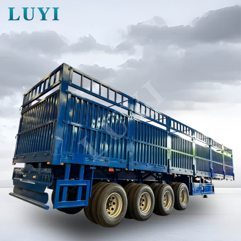 Semirimorchio a 4 assi con stanti a ribaltamento laterale