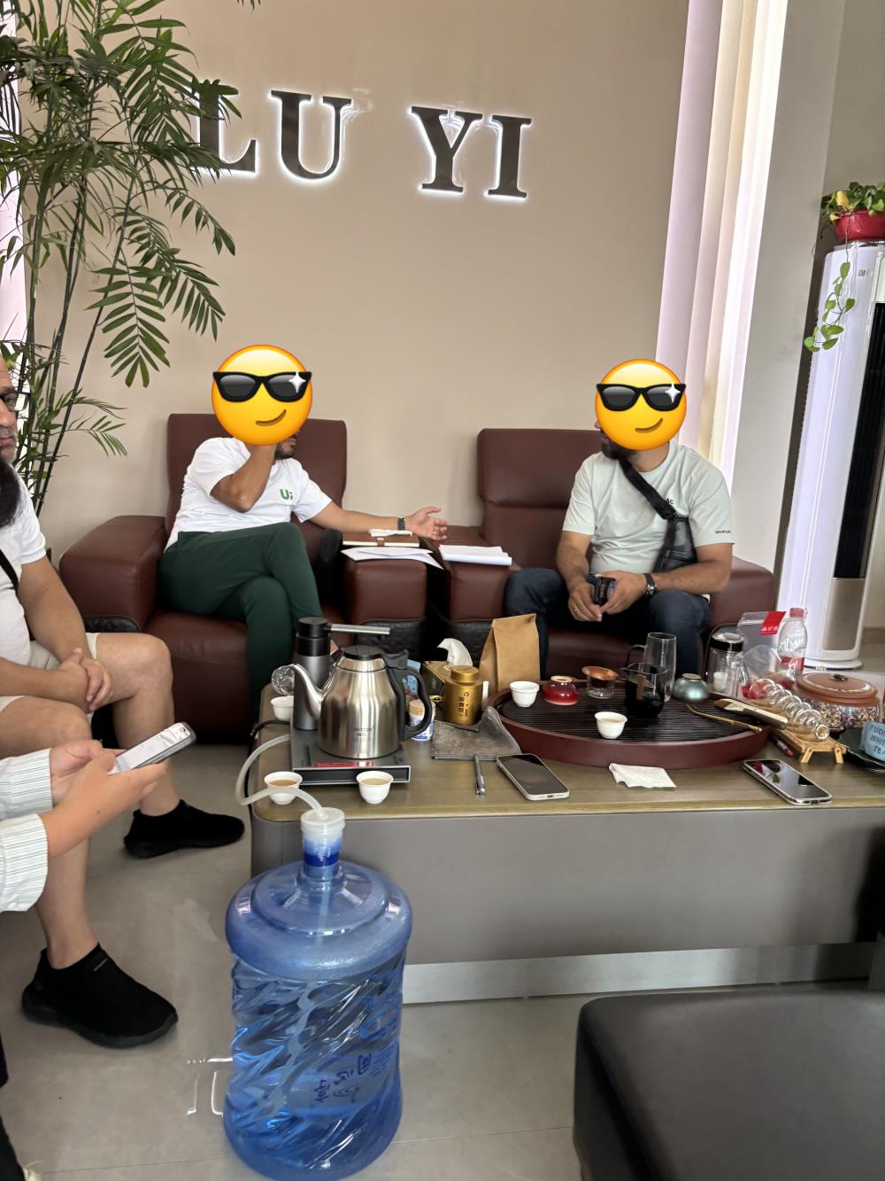 Dalla visita in fabbrica all'espansione della flotta: come LUYI si è aggiudicata un ordine di semirimorchi per cisterne di cemento in Arabia Saudita