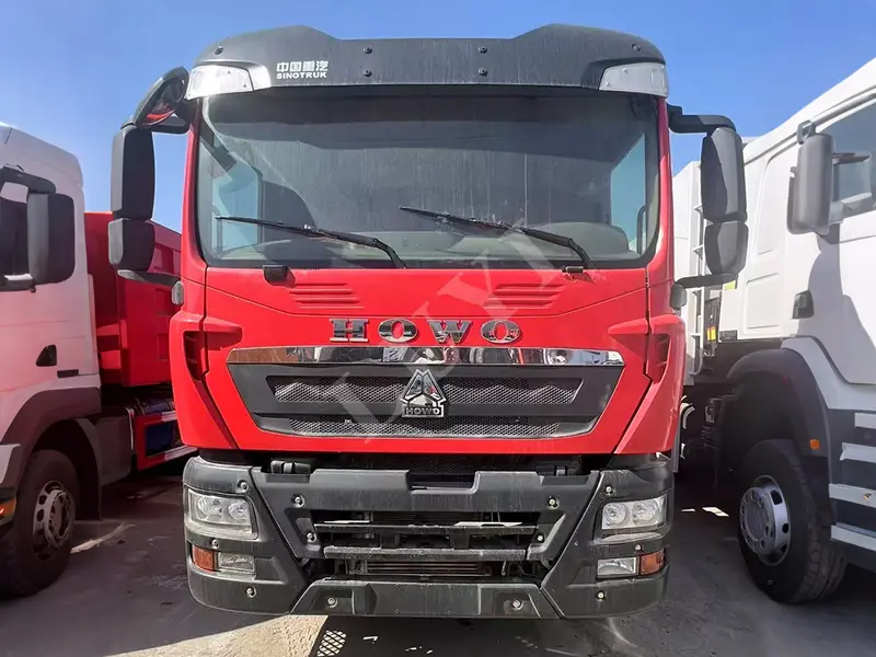 Truck di cassone ribaltabile rosso Howo