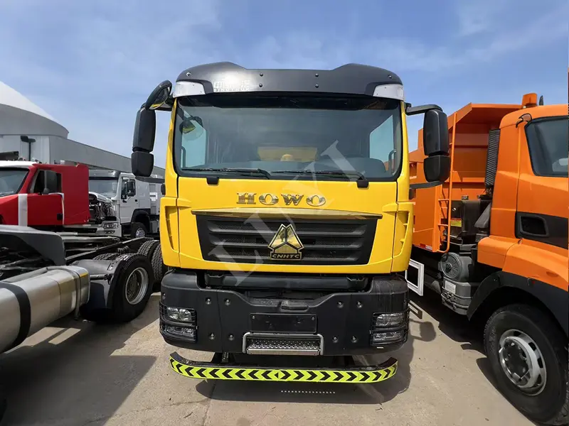 Truck di cassone ribaltabile giallo Howo